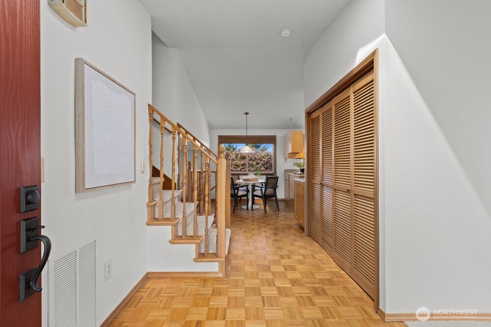 7404 100th Avenue Property Photo 3