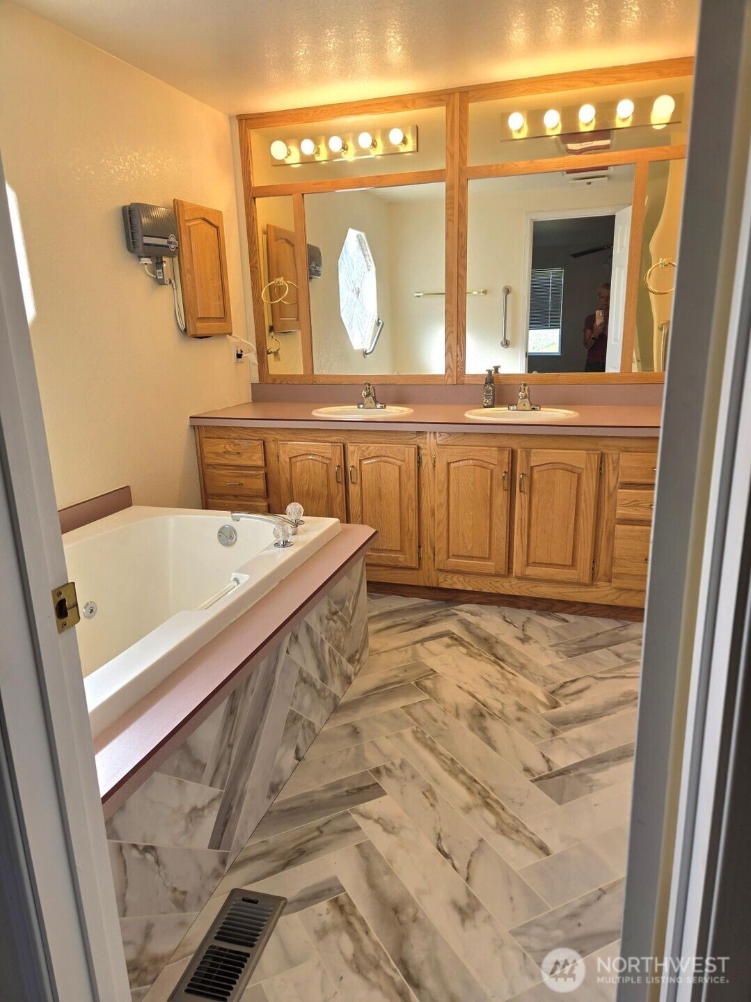 508 W 5th Avenue Property Photo 11