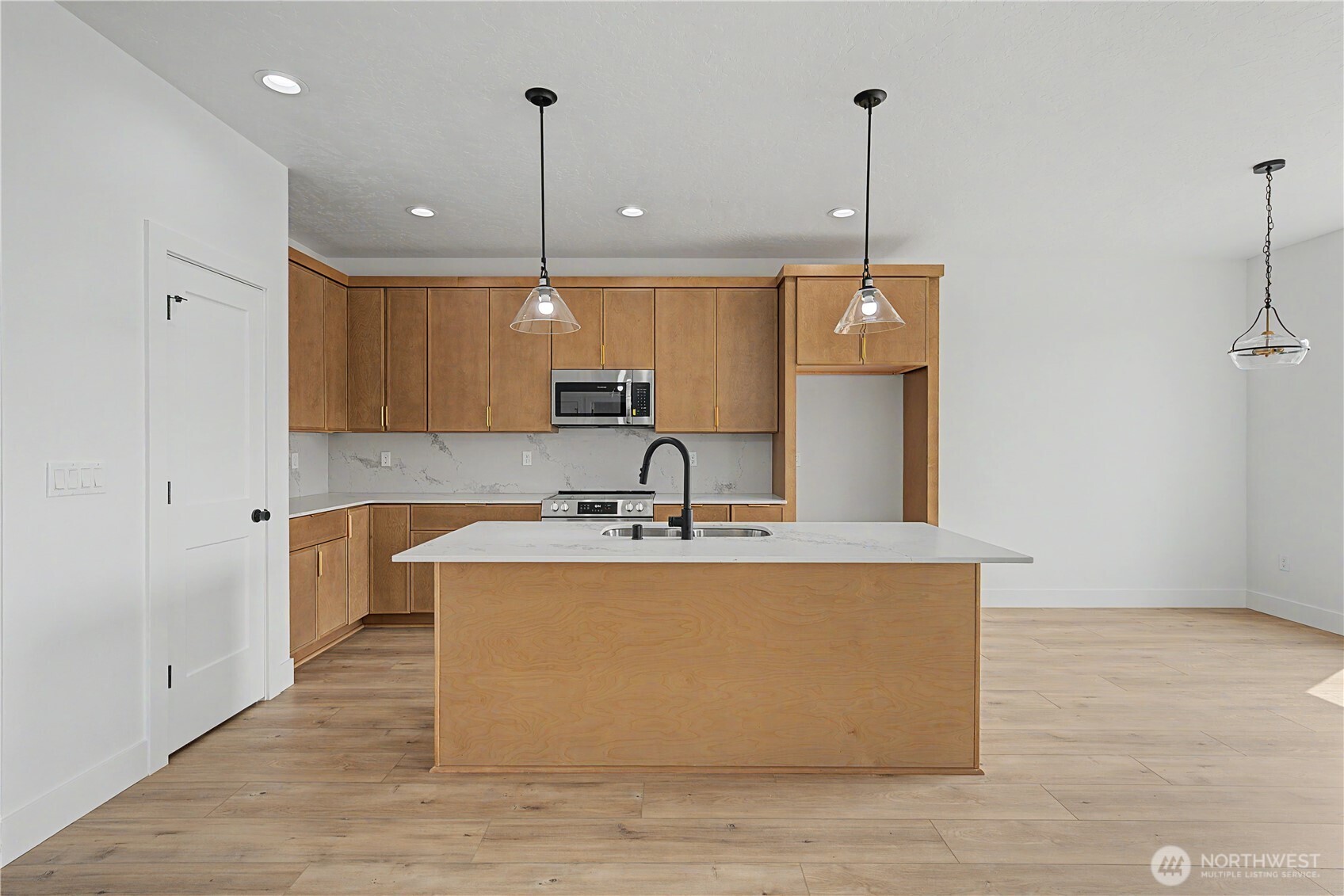 703 N Street Property Photo 8