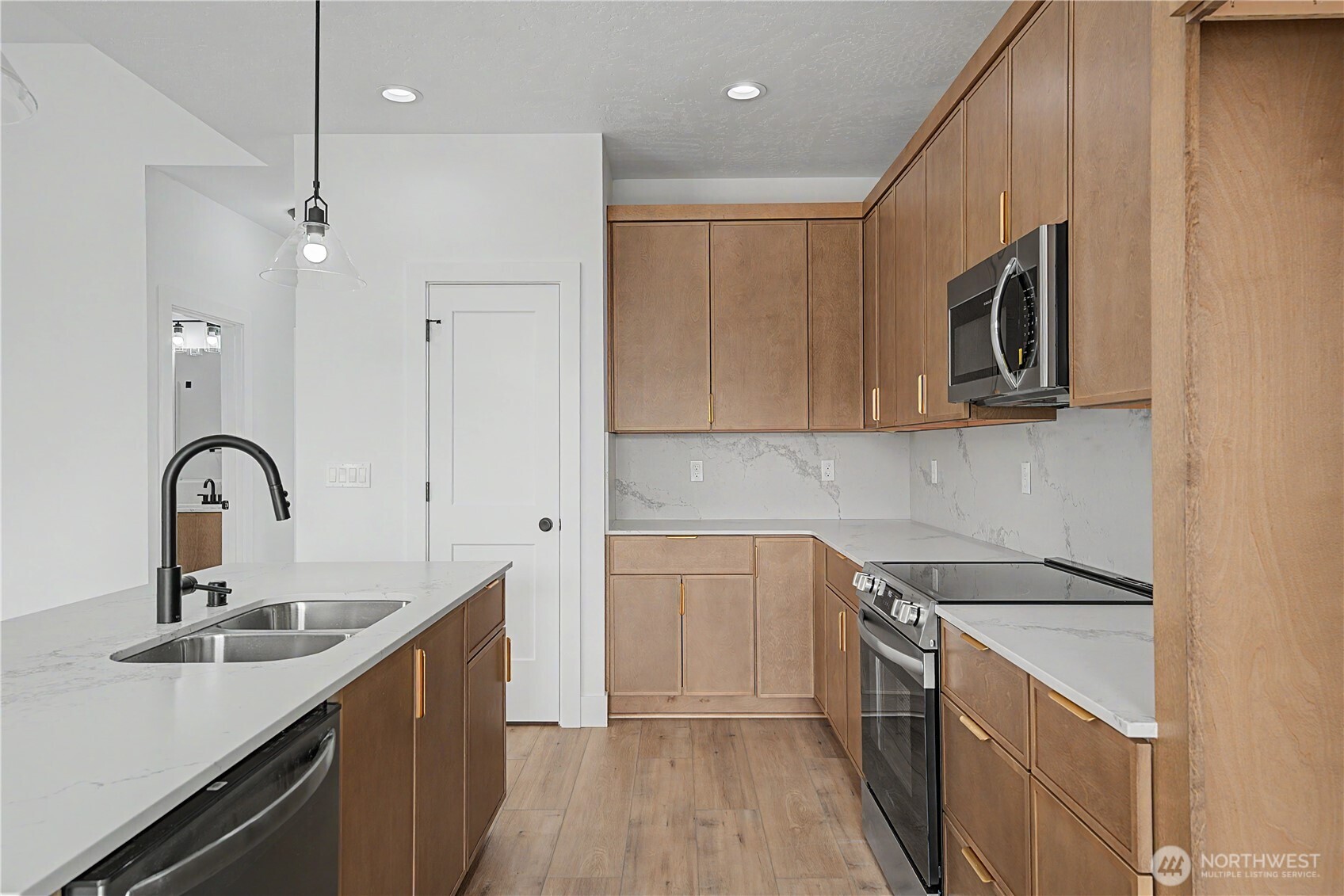 703 N Street Property Photo 14