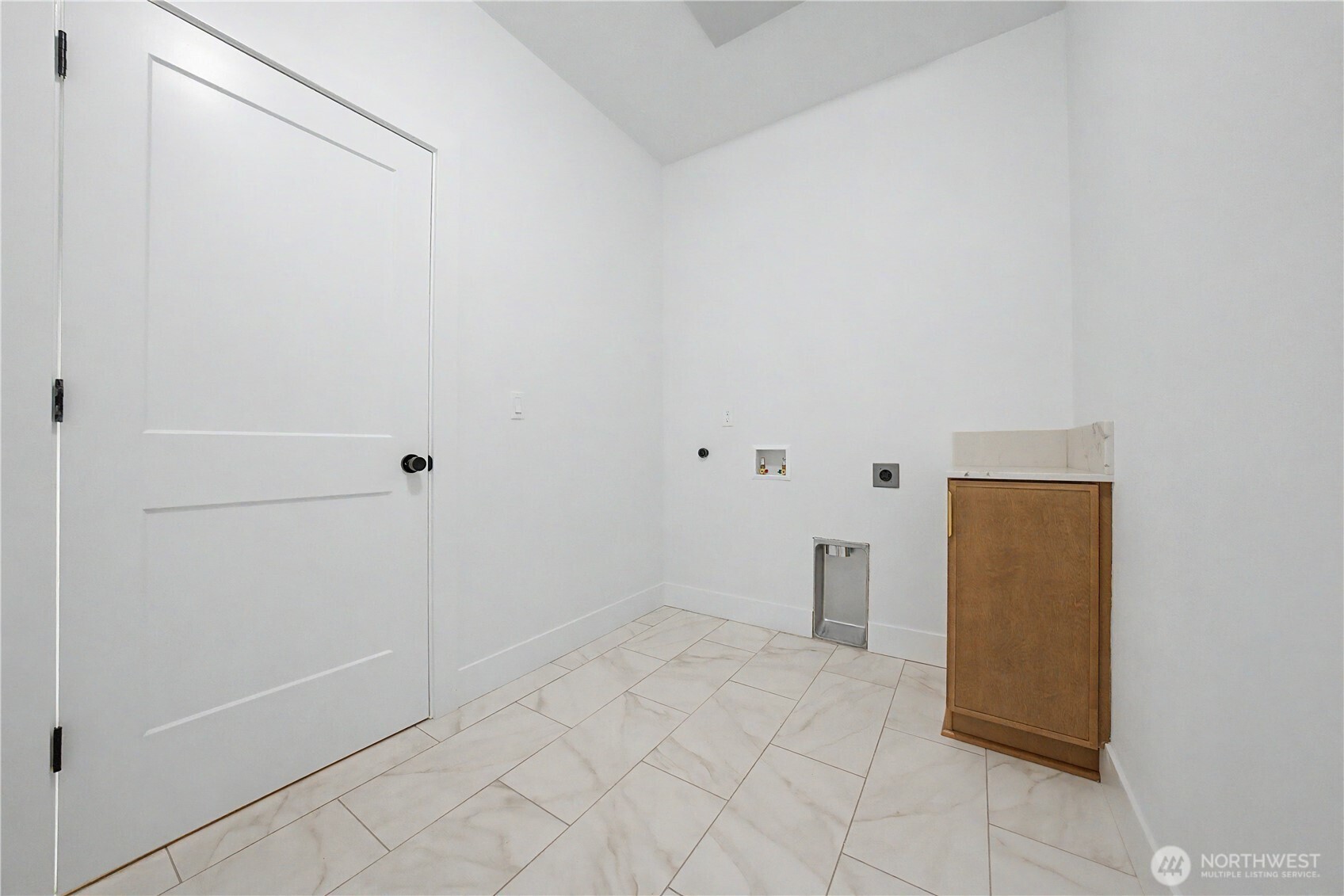 703 N Street Property Photo 33