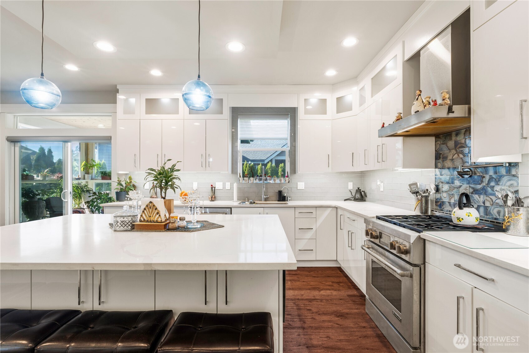 5315 Coastal Loop Property Photo 3