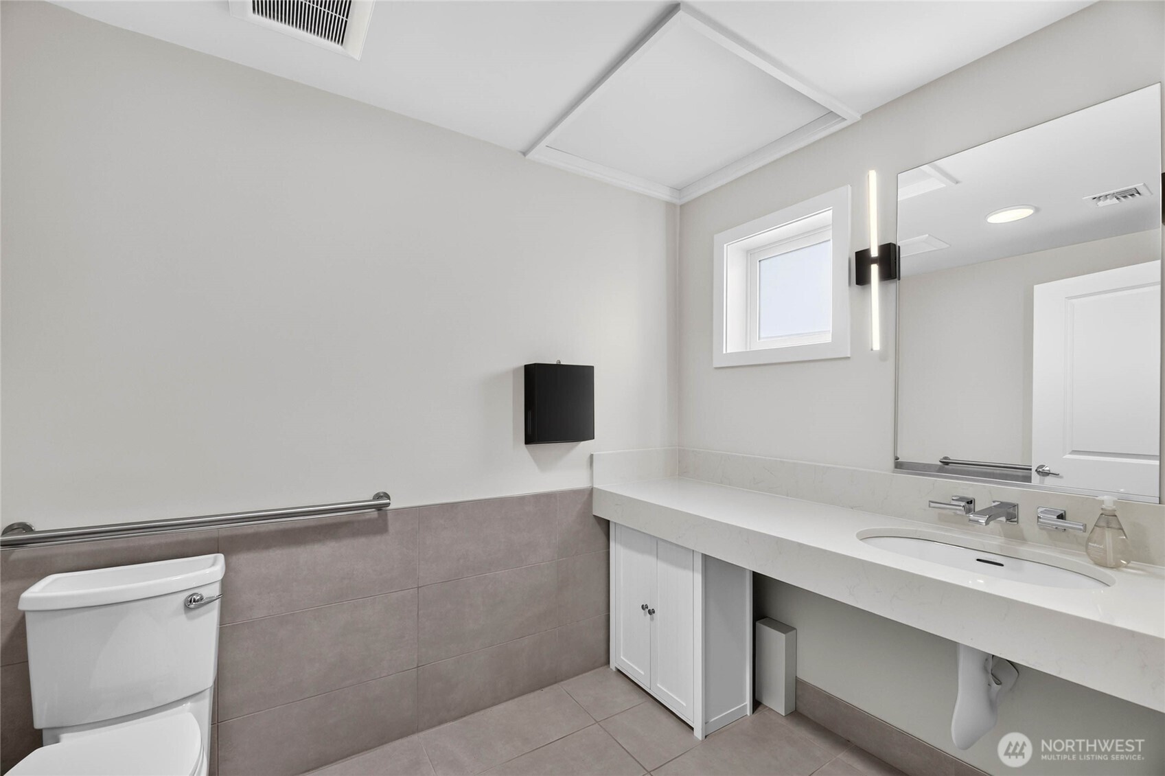 5639 California Avenue Property Photo 14