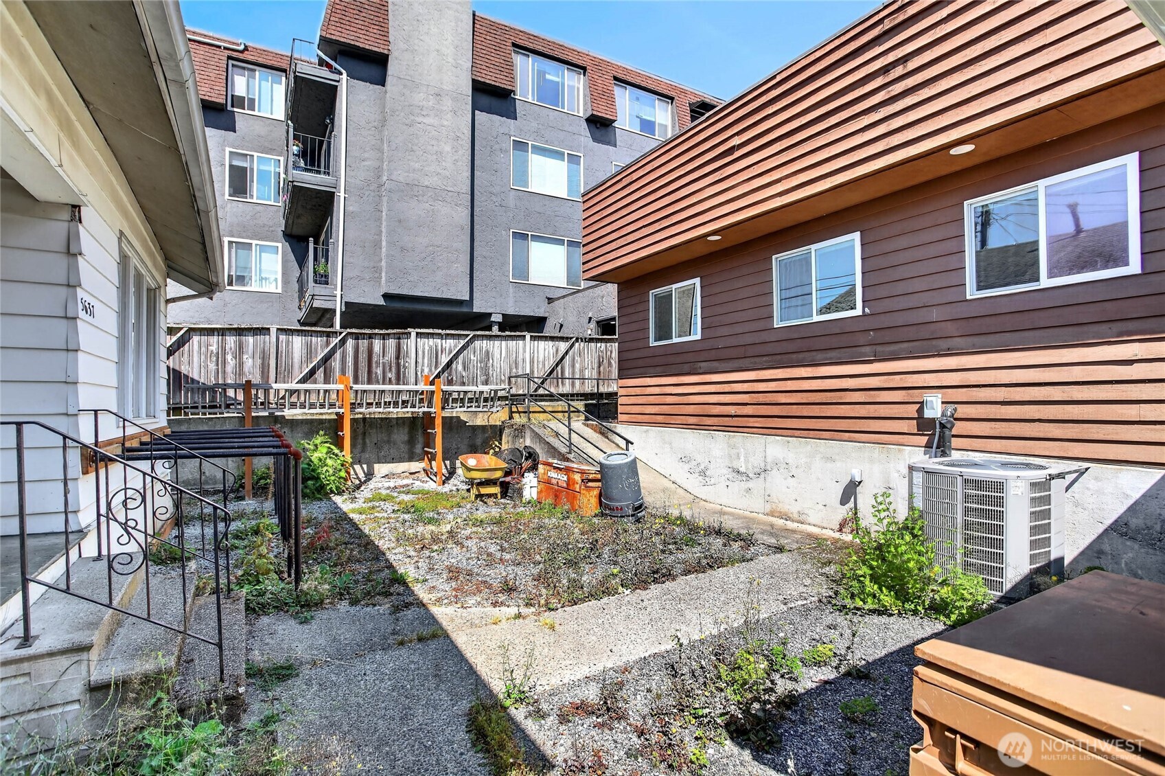 5639 California Avenue Property Photo 15