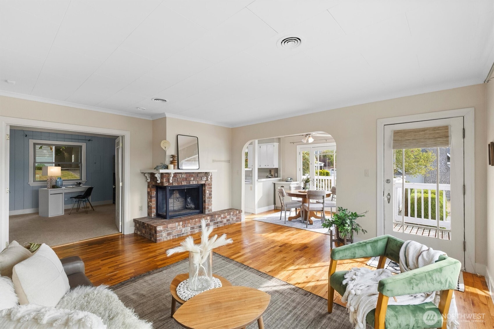 419 Northshore Drive Property Photo 8
