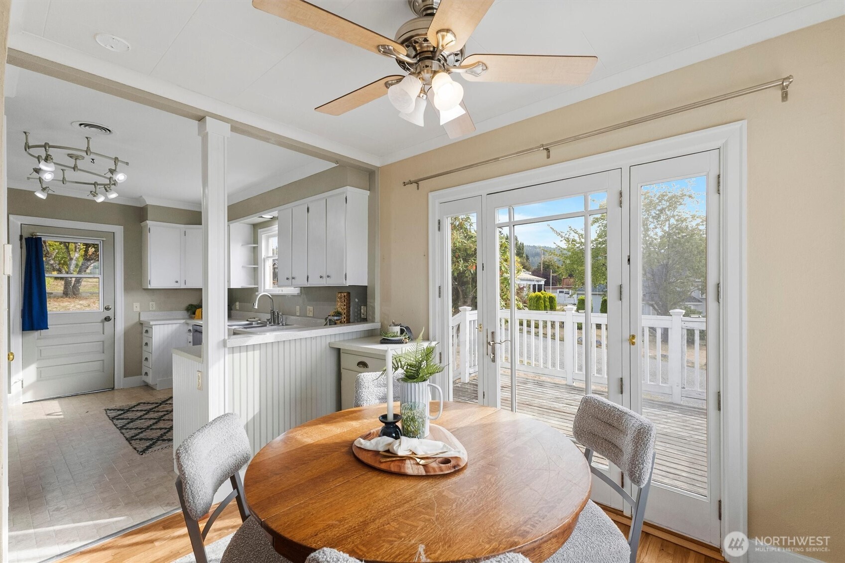 419 Northshore Drive Property Photo 12
