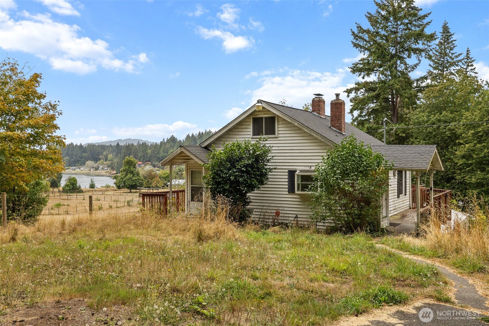 4125 Tracyton Beach Road Property Photo 1