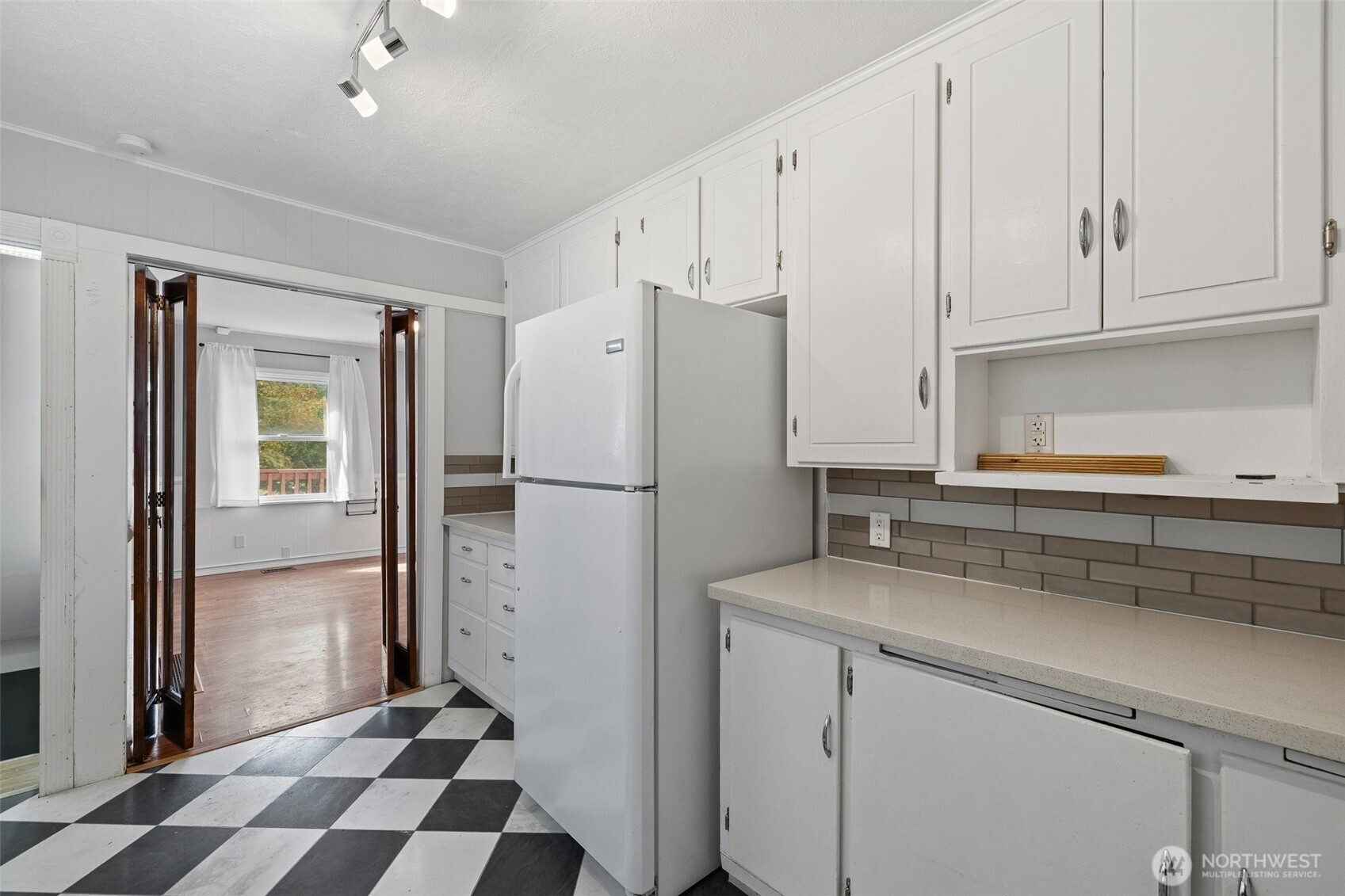 4125 Tracyton Beach Road Property Photo 7