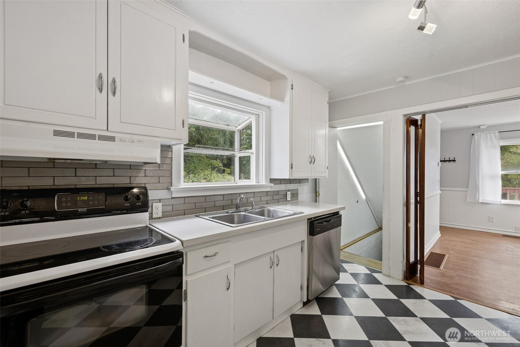 4125 Tracyton Beach Road Property Photo 10