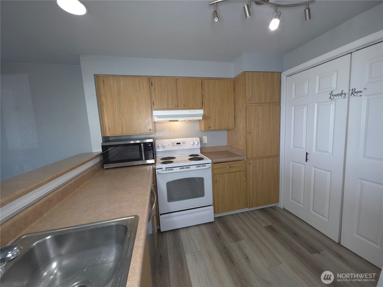 1750 W Sunn Fjord Lane G101 Property Photo 5