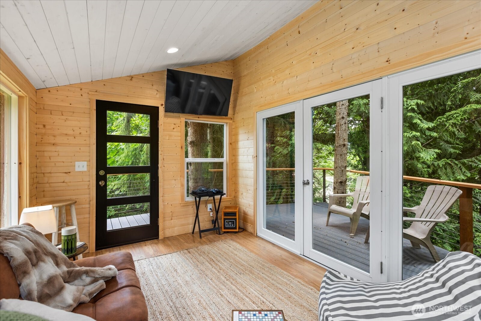 27346 Lake Cavanaugh Road Property Photo 27