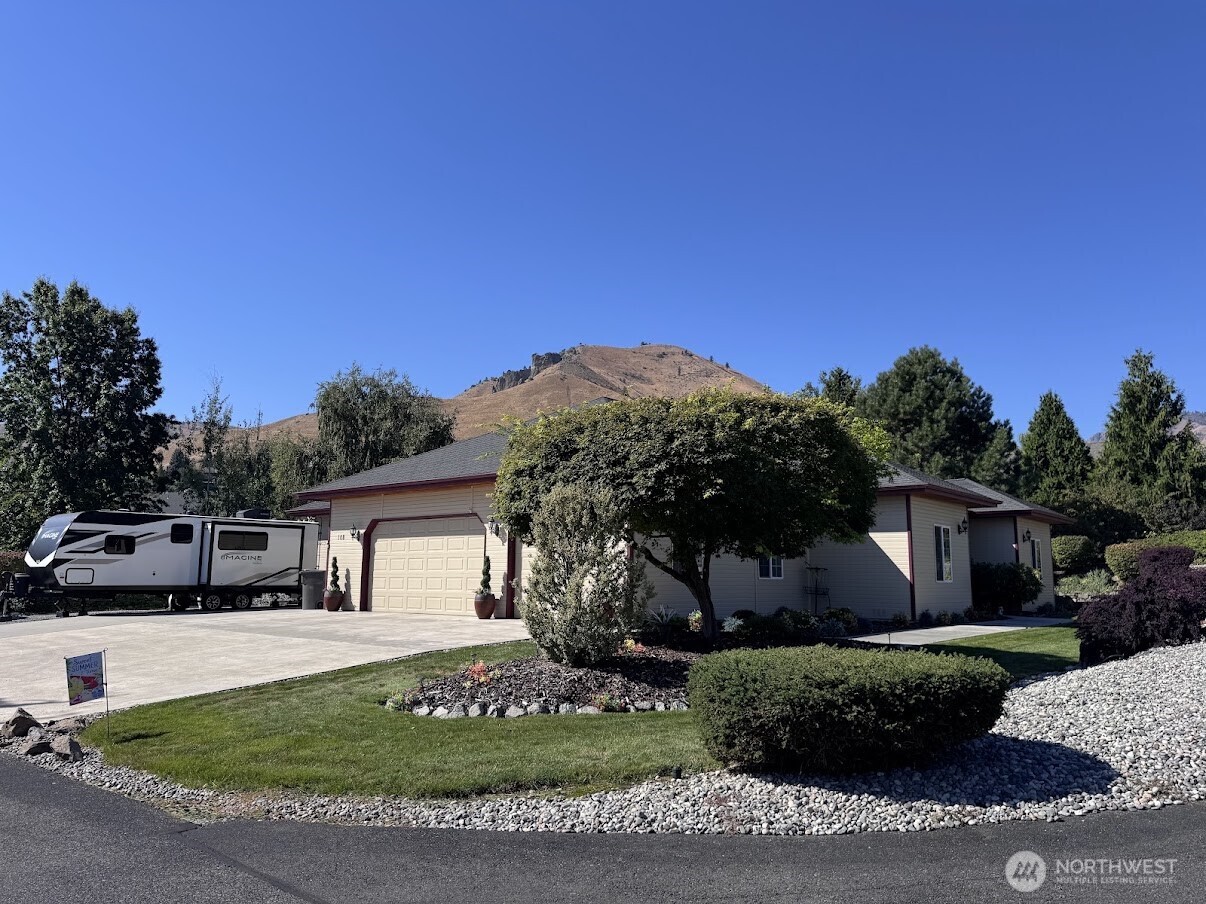 108 N Western Avenue Property Photo 1