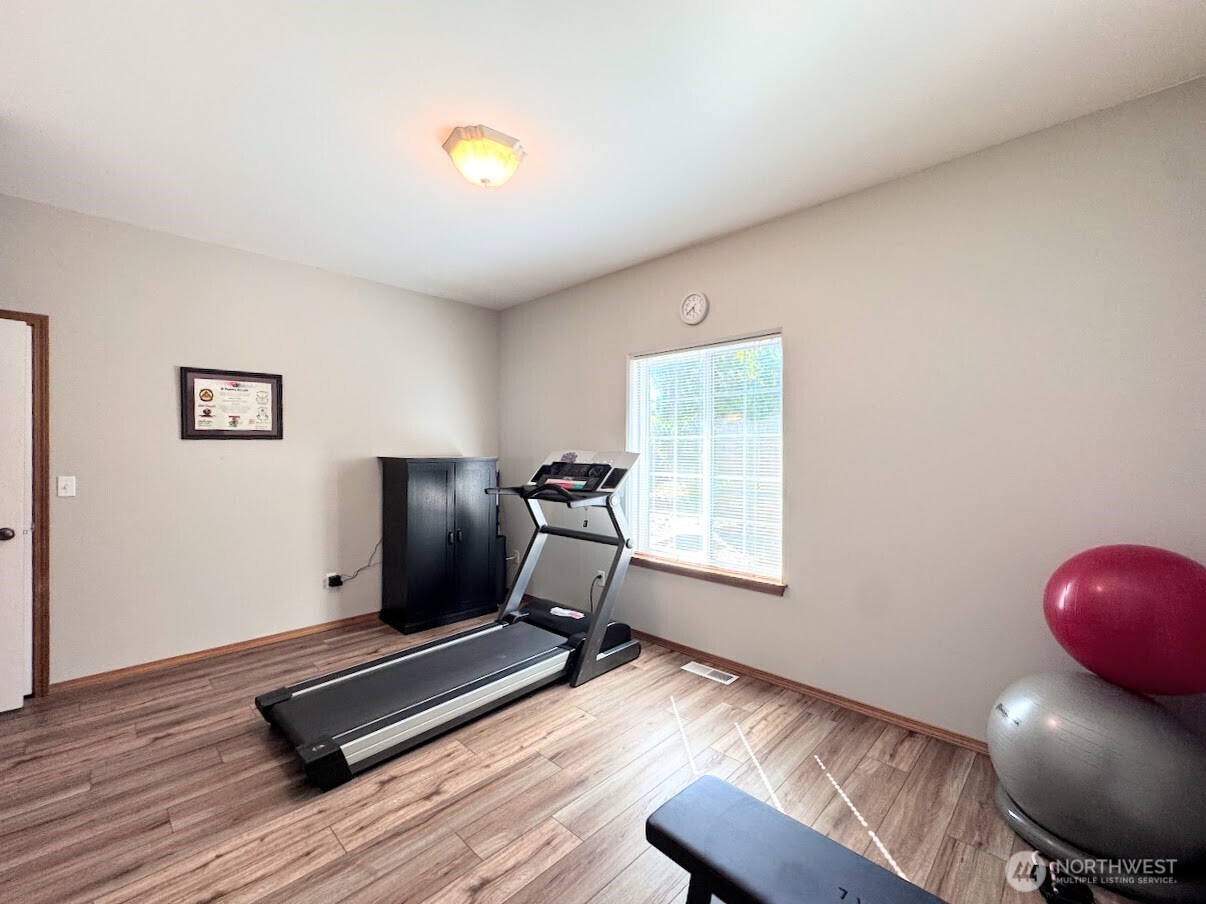 108 N Western Avenue Property Photo 20