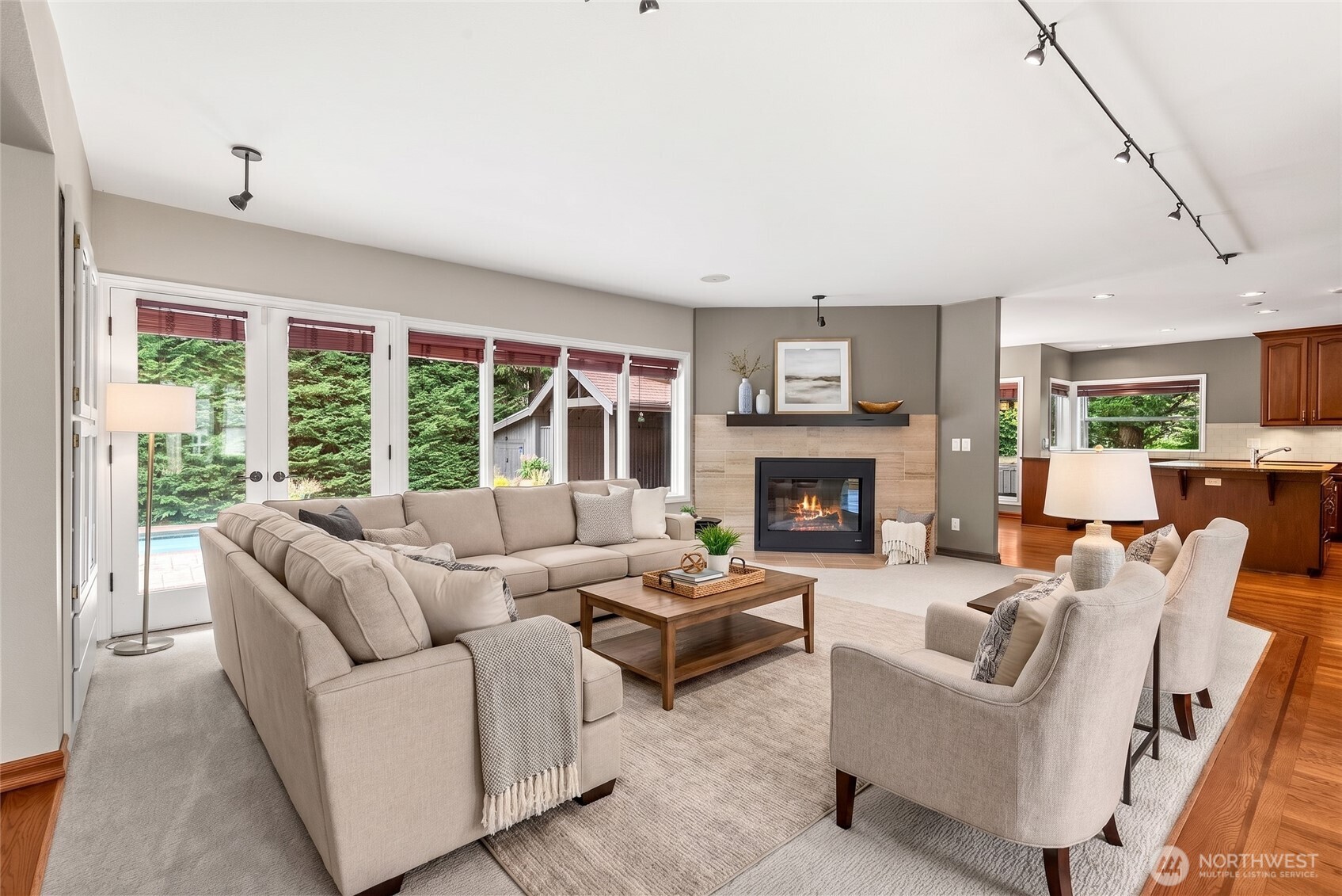19305 4th Place Property Photo 5