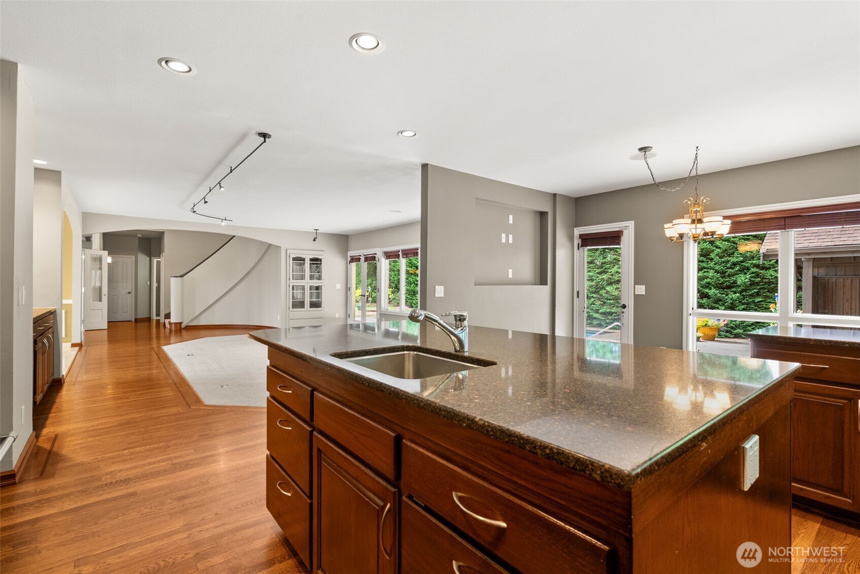 19305 4th Place Property Photo 9