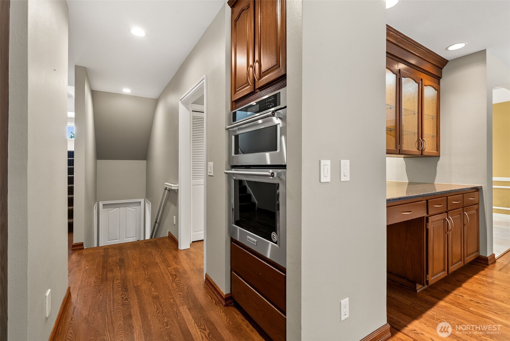 19305 4th Place Property Photo 10