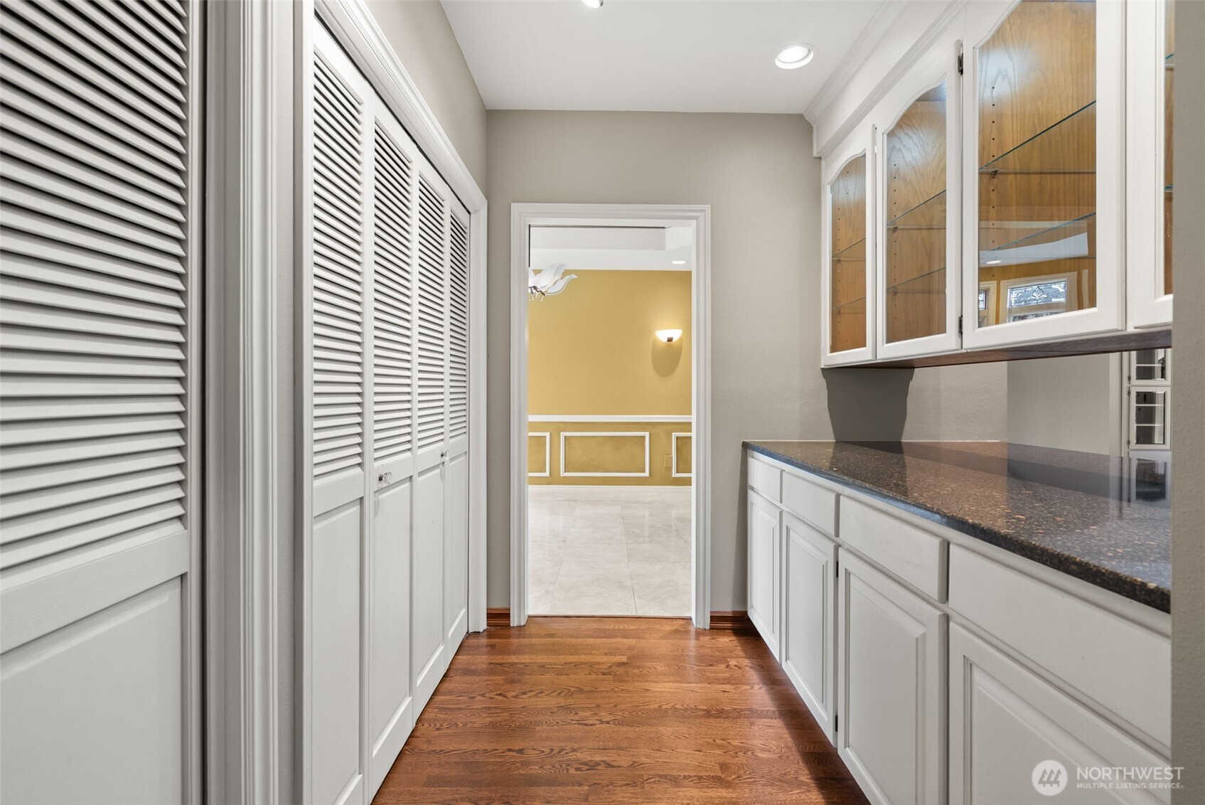 19305 4th Place Property Photo 11