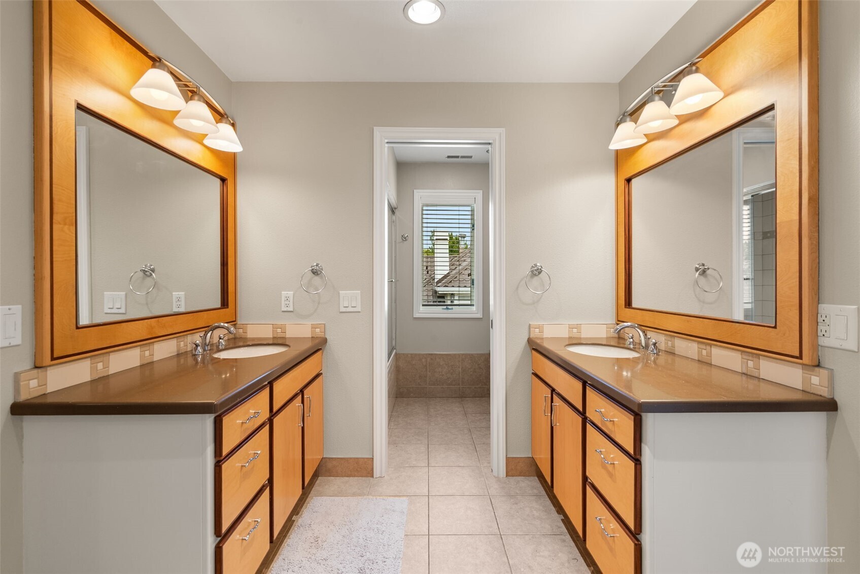 19305 4th Place Property Photo 26
