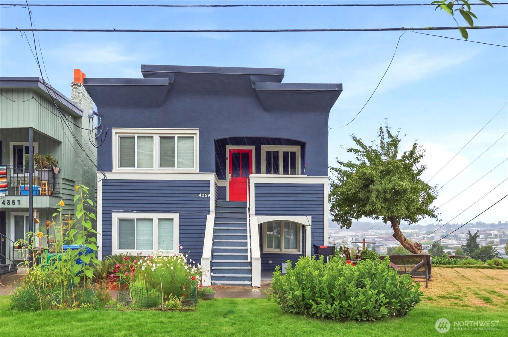 4259 Greenwood Avenue Property Photo 3