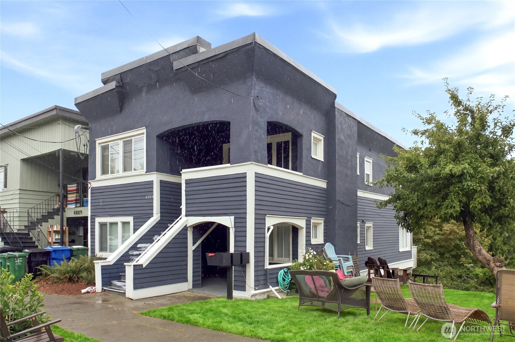 4259 Greenwood Avenue Property Photo 4
