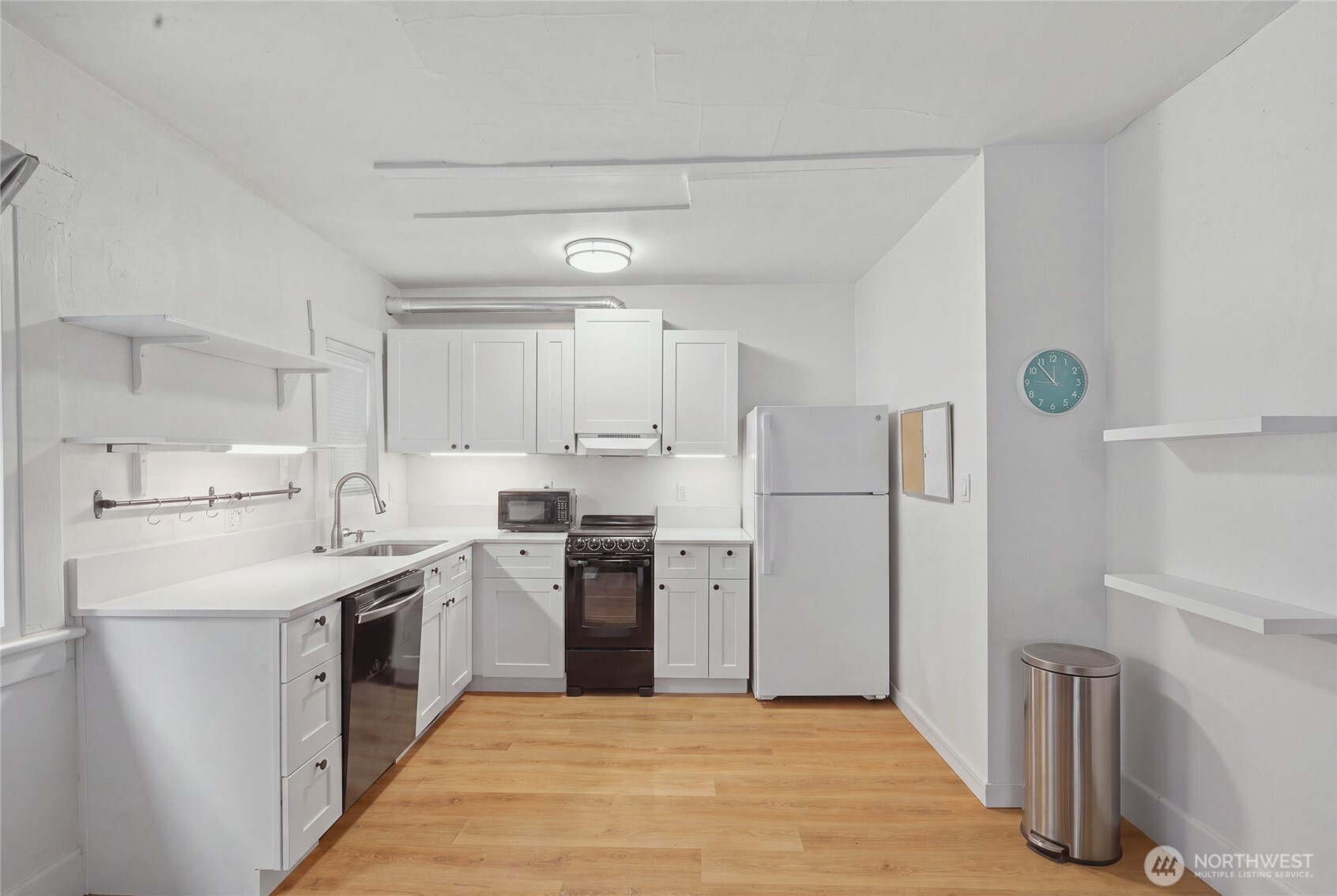 4259 Greenwood Avenue Property Photo 16