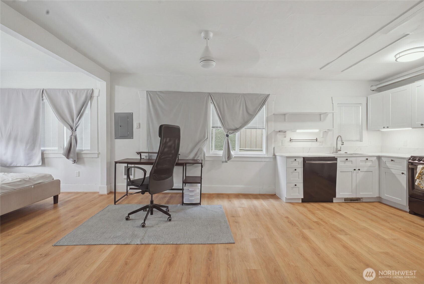 4259 Greenwood Avenue Property Photo 17