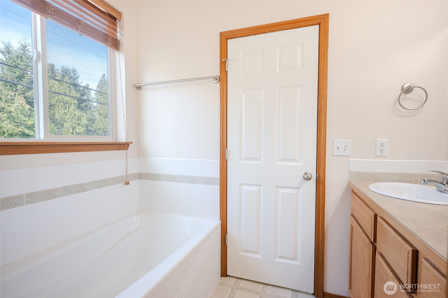 12721 51st Avenue Property Photo 17