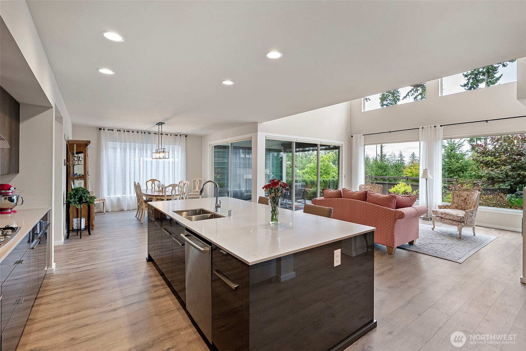 4635 Olivine Drive Property Photo 4