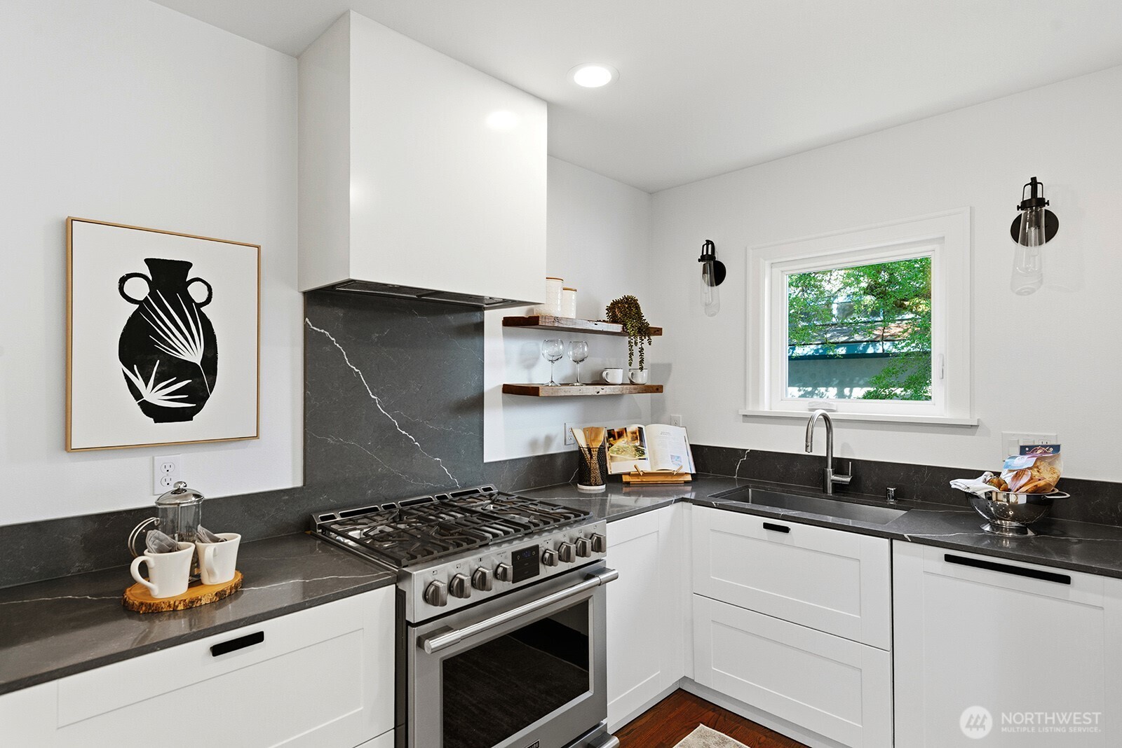 6202 Ravenna Avenue Property Photo 12