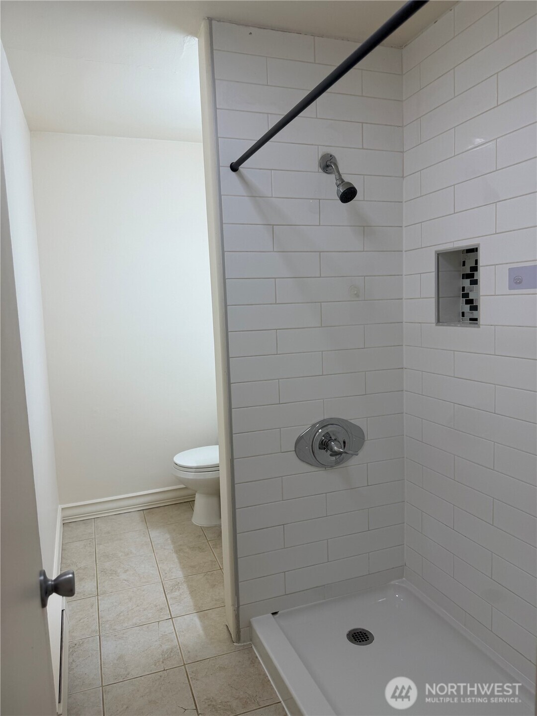 3910 Ne 51st Street Property Photo 9