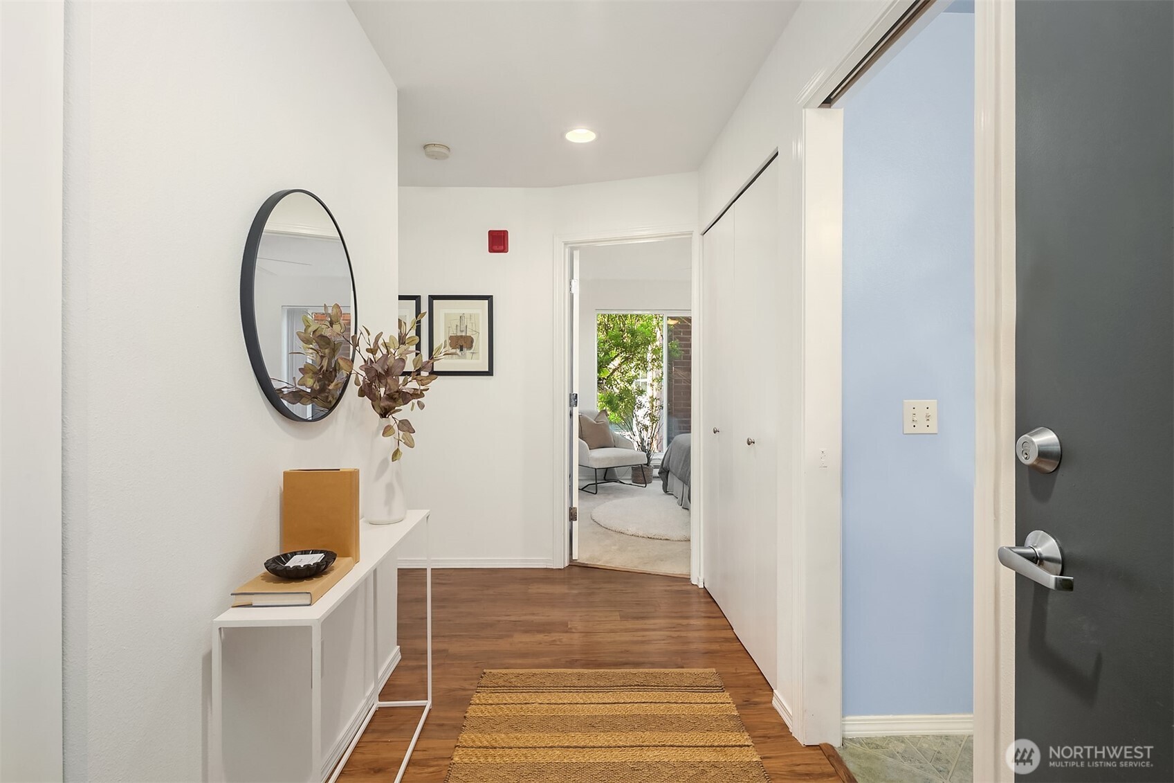 323 Queen Anne Avenue 217 Property Photo 2