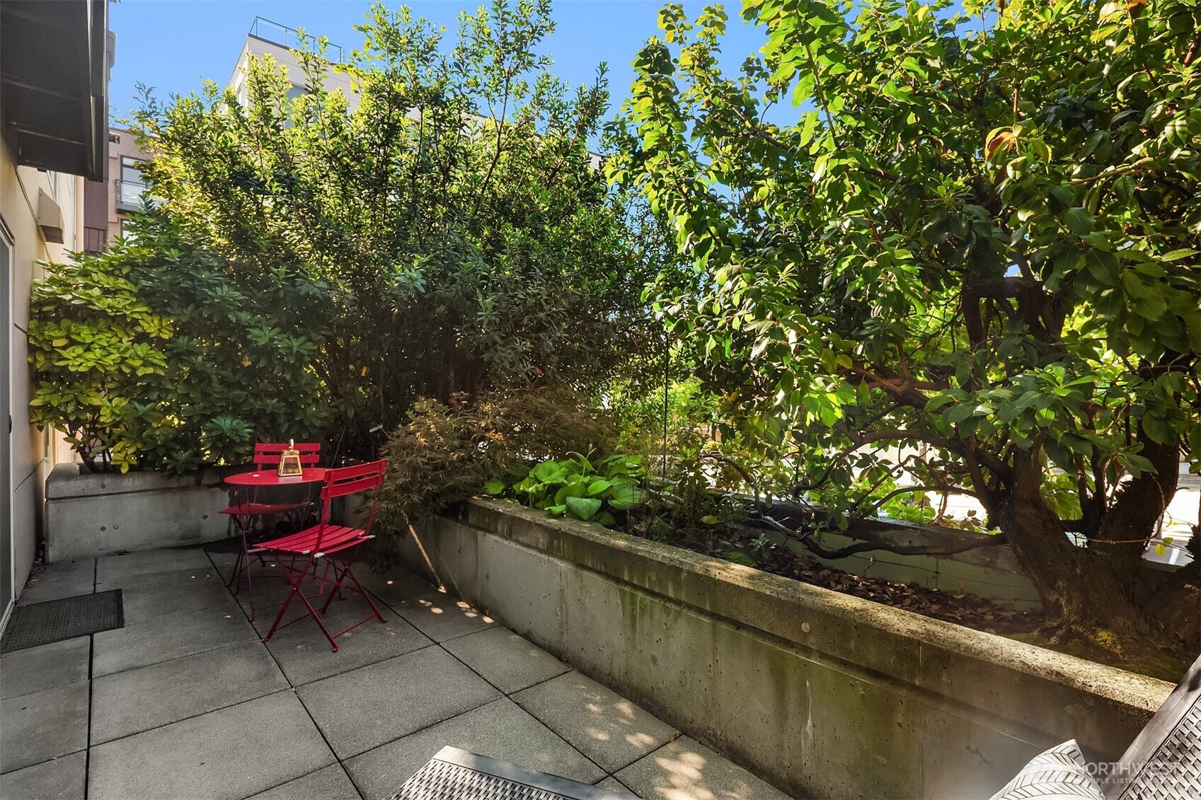 323 Queen Anne Avenue 217 Property Photo 18