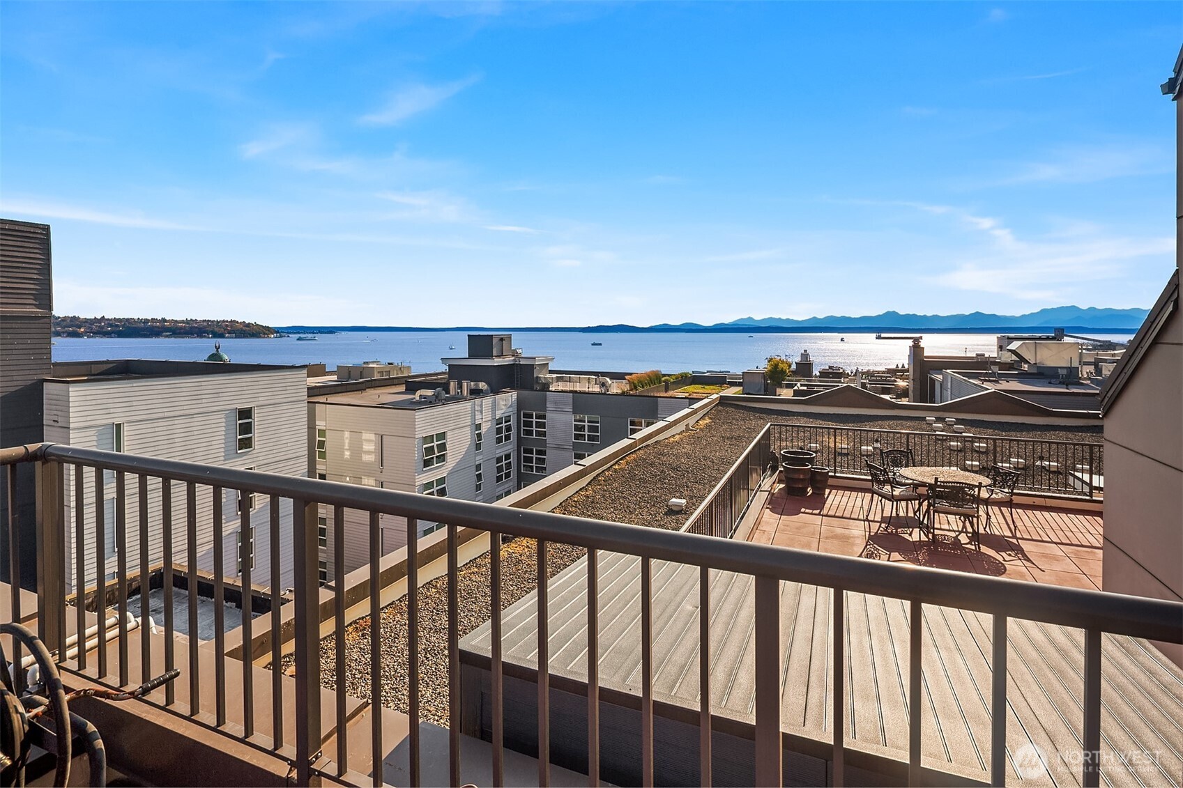 323 Queen Anne Avenue 217 Property Photo 26
