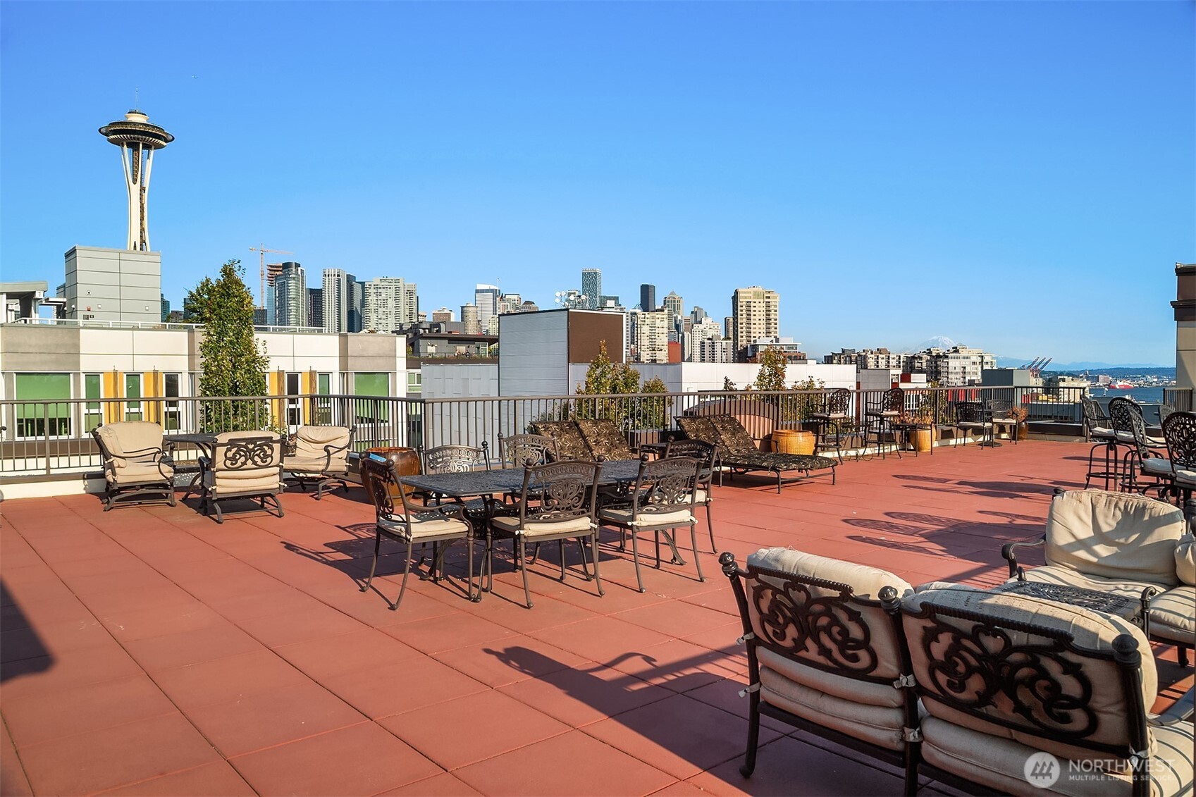 323 Queen Anne Avenue 217 Property Photo 29