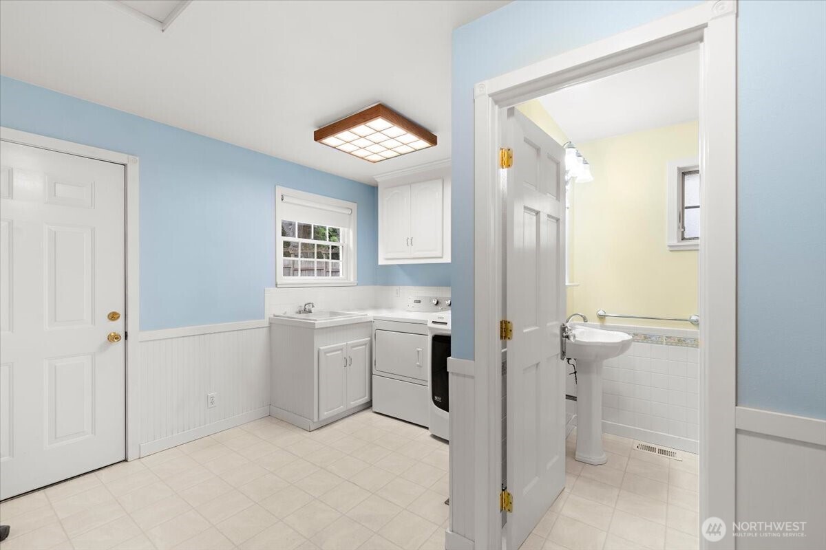 10231 41st Avenue Property Photo 15