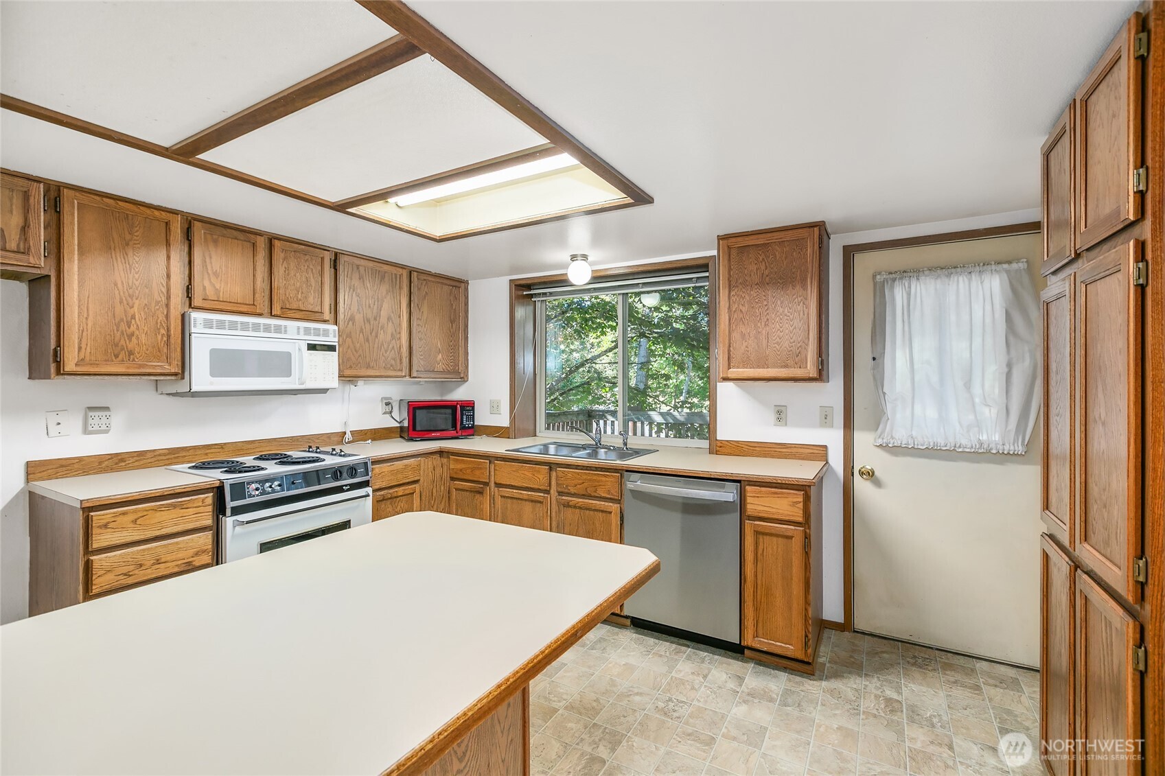 2405 Main Court Property Photo 8