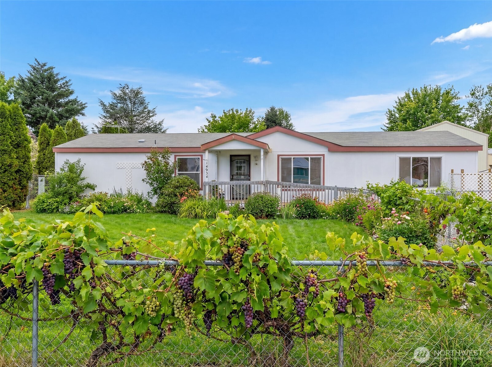 14934 Golden Delicious Property Photo 1