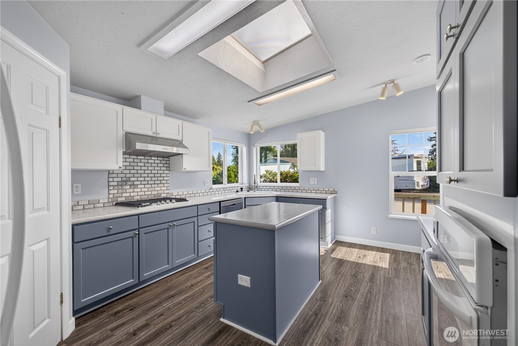 15086 Family Court Property Photo 9