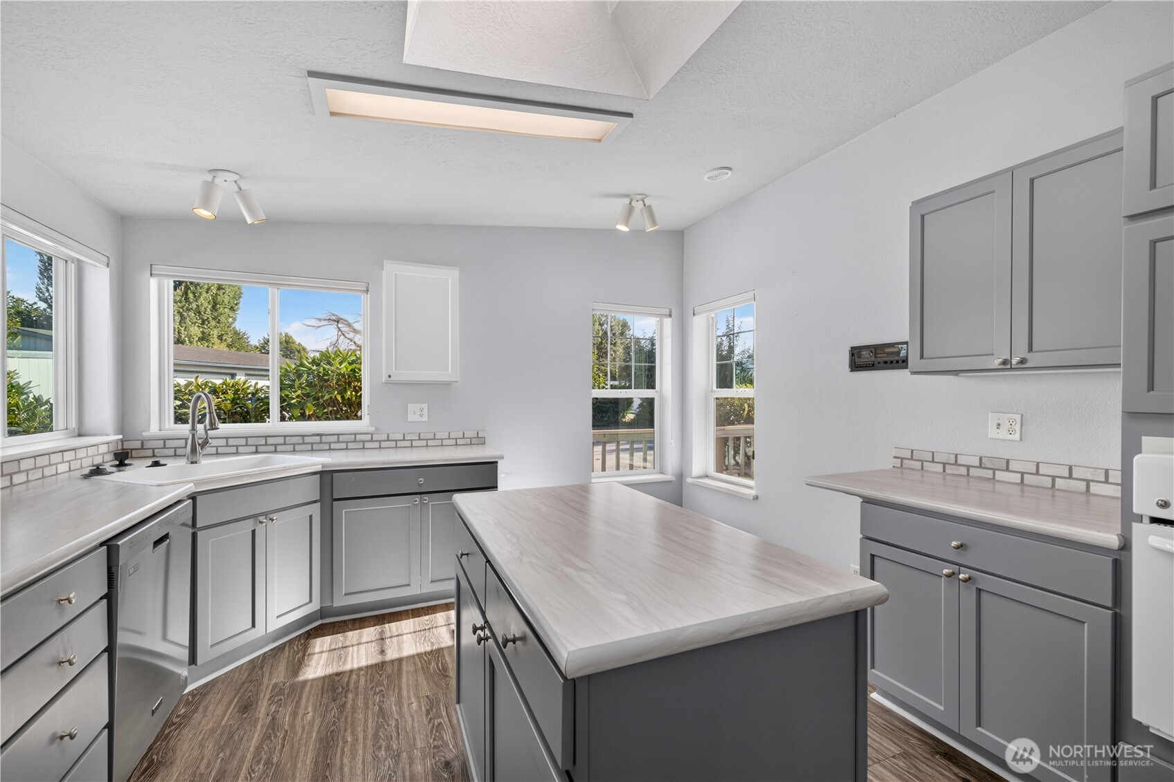 15086 Family Court Property Photo 10