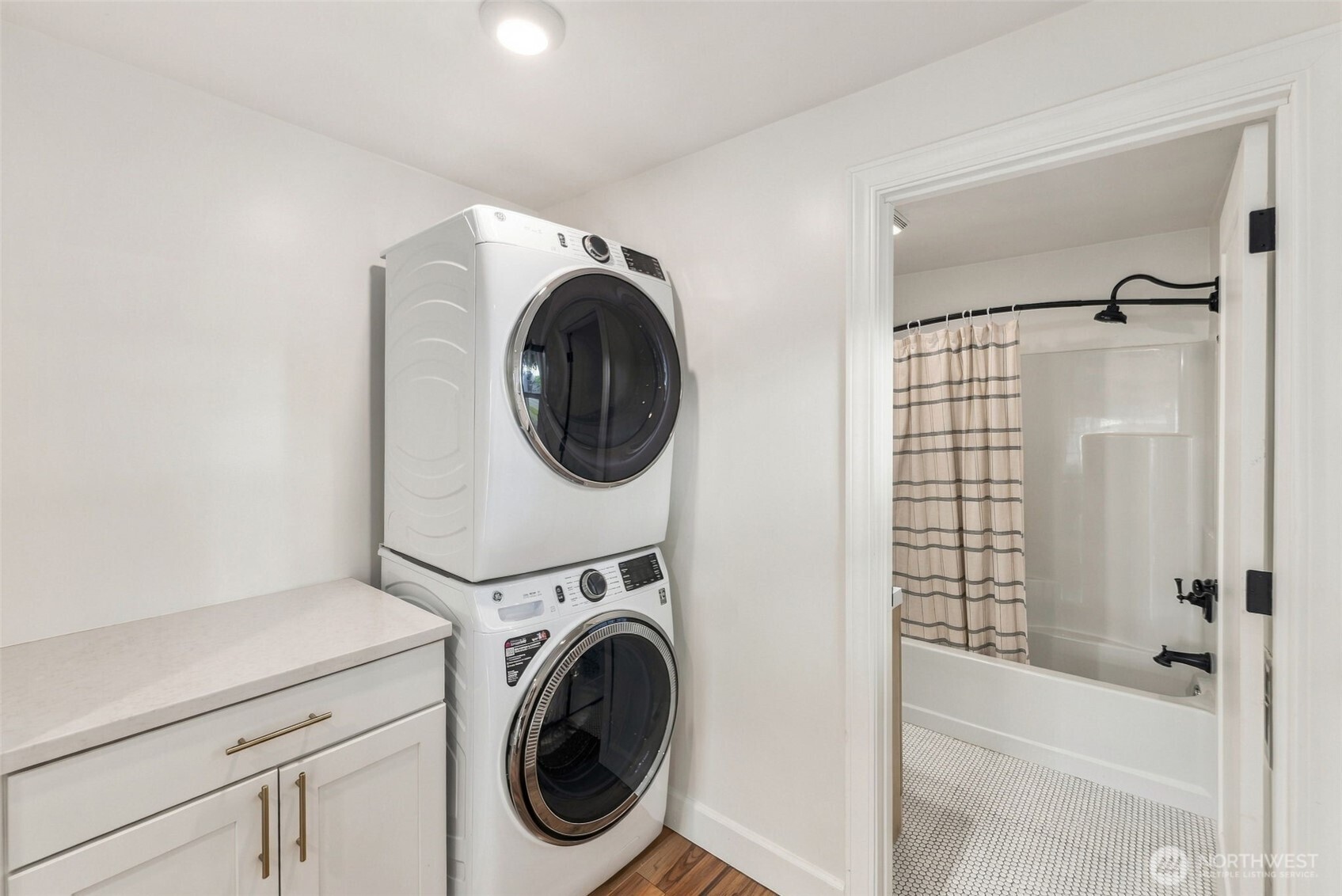 1102 6th Avenue Property Photo 13