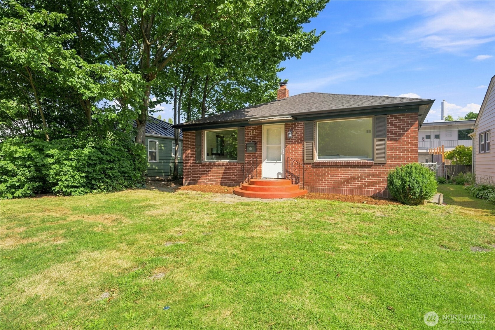 2216 Elizabeth Street Property Photo 2