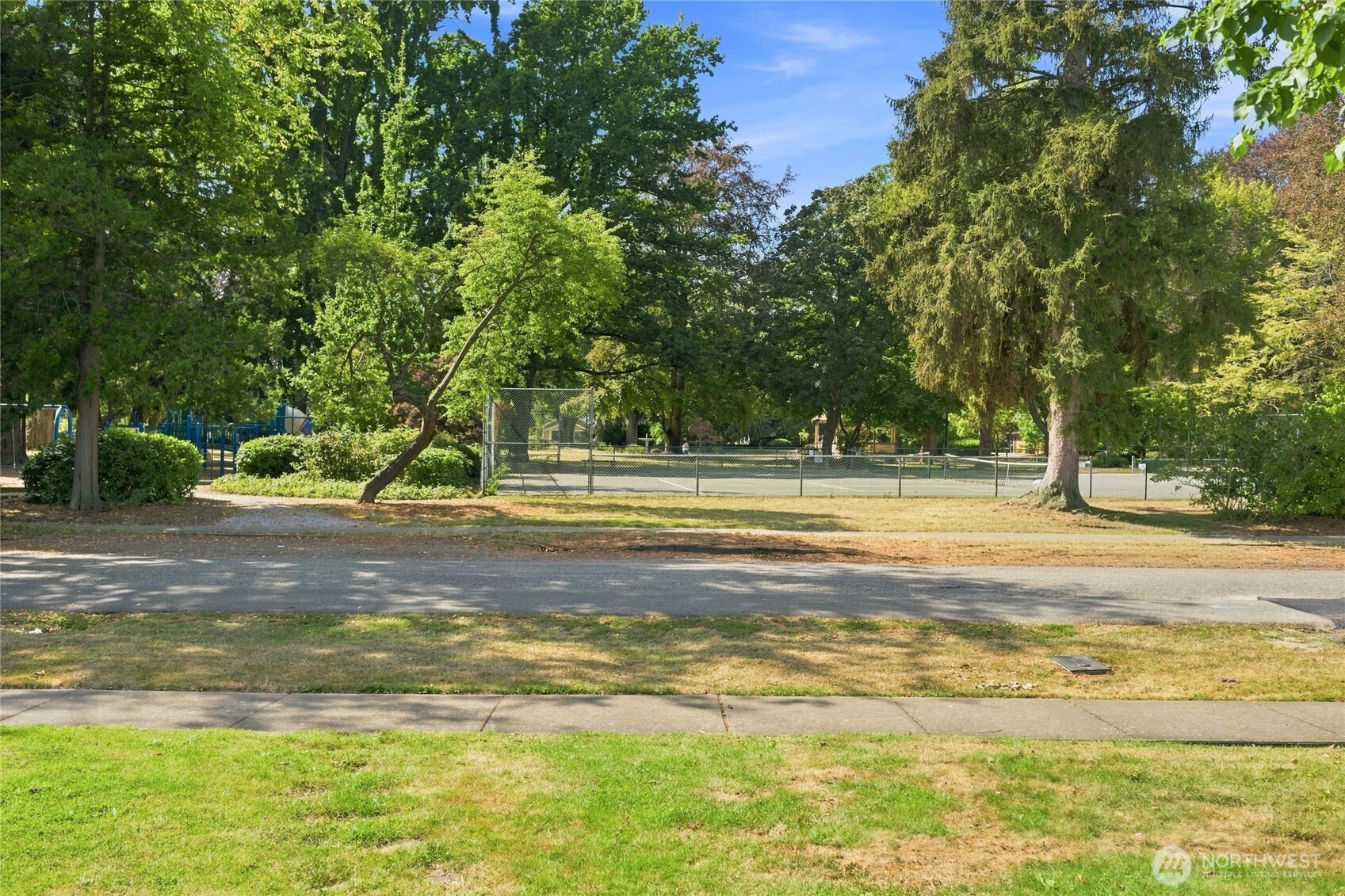 2216 Elizabeth Street Property Photo 5