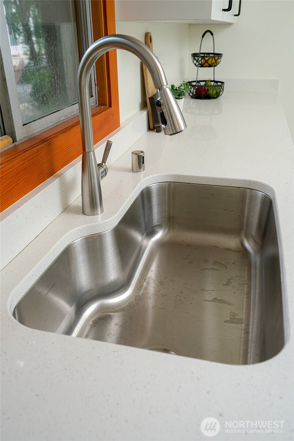 2216 Elizabeth Street Property Photo 15