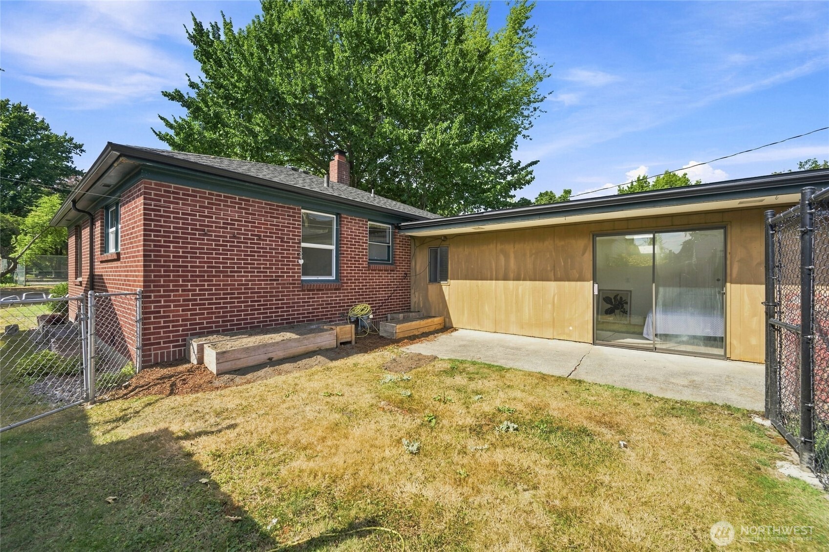 2216 Elizabeth Street Property Photo 31