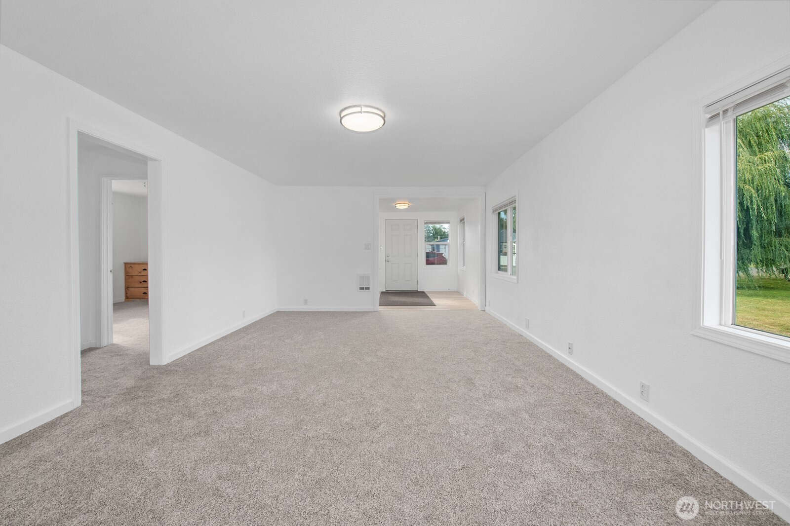 410 E Scott Street Property Photo 9