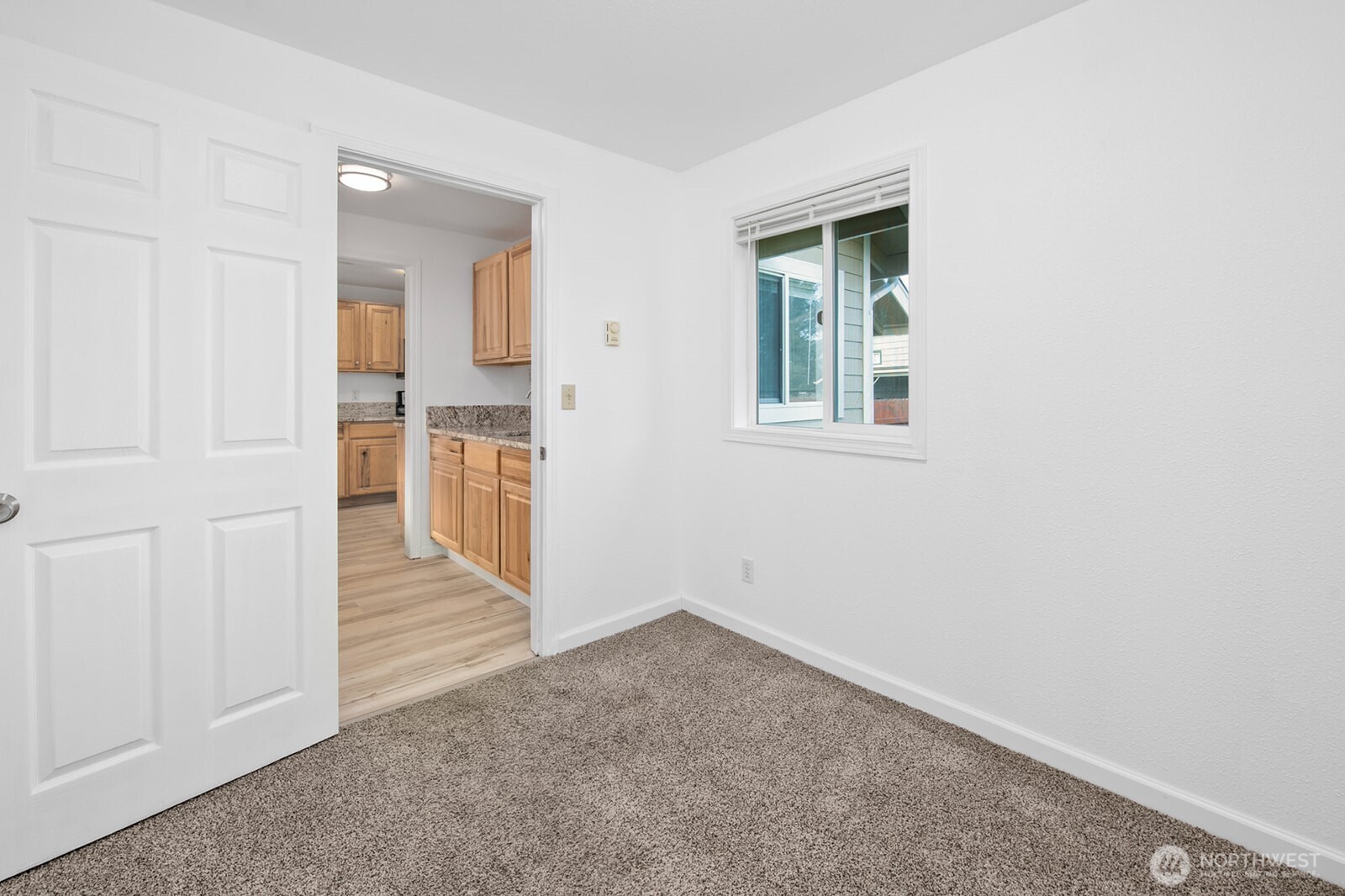 410 E Scott Street Property Photo 16