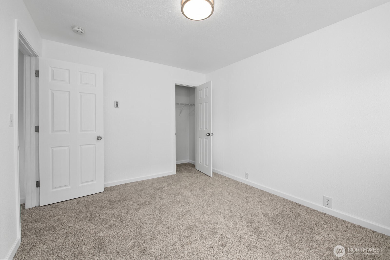 410 E Scott Street Property Photo 23