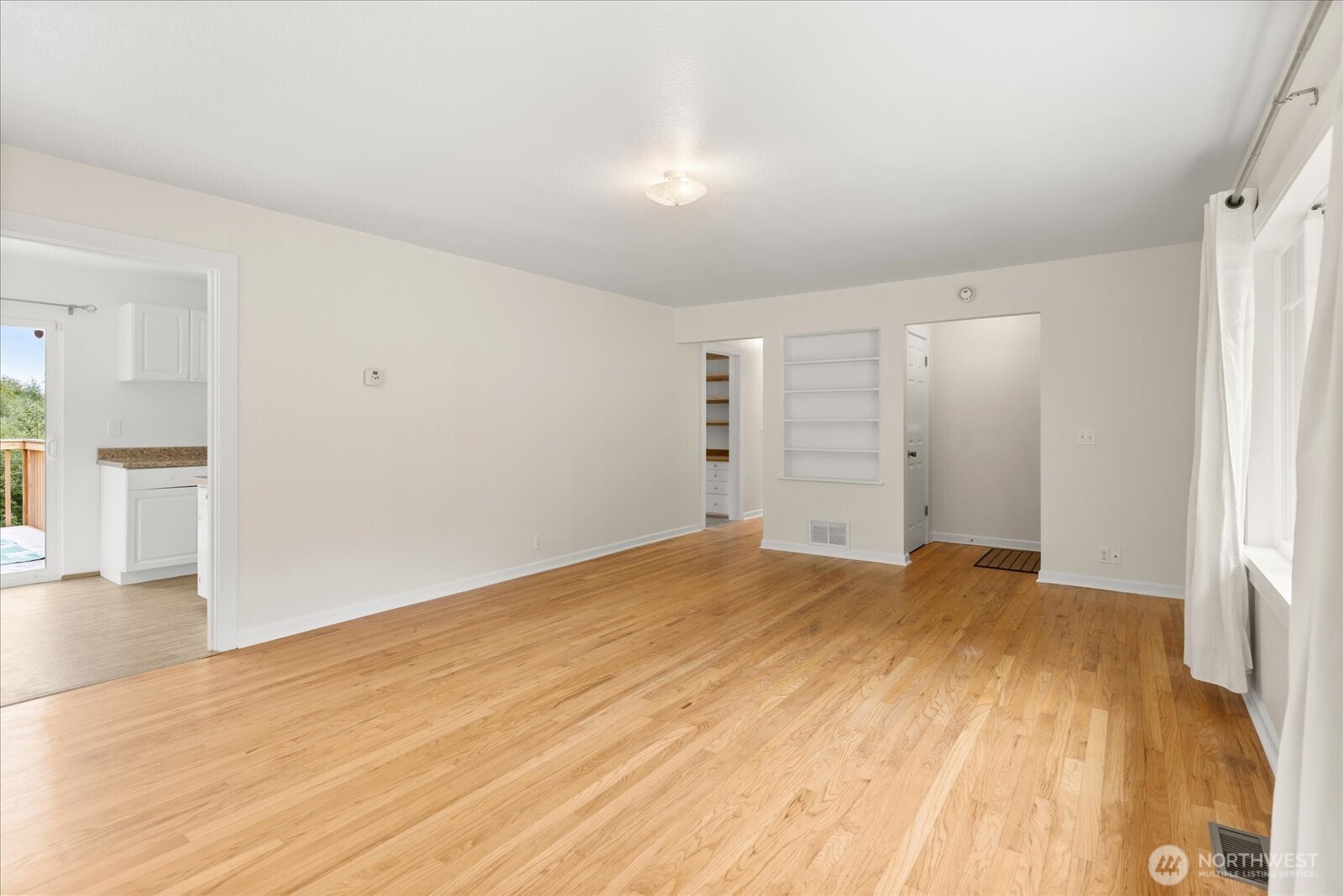 2404 Ravenna Street Property Photo 4