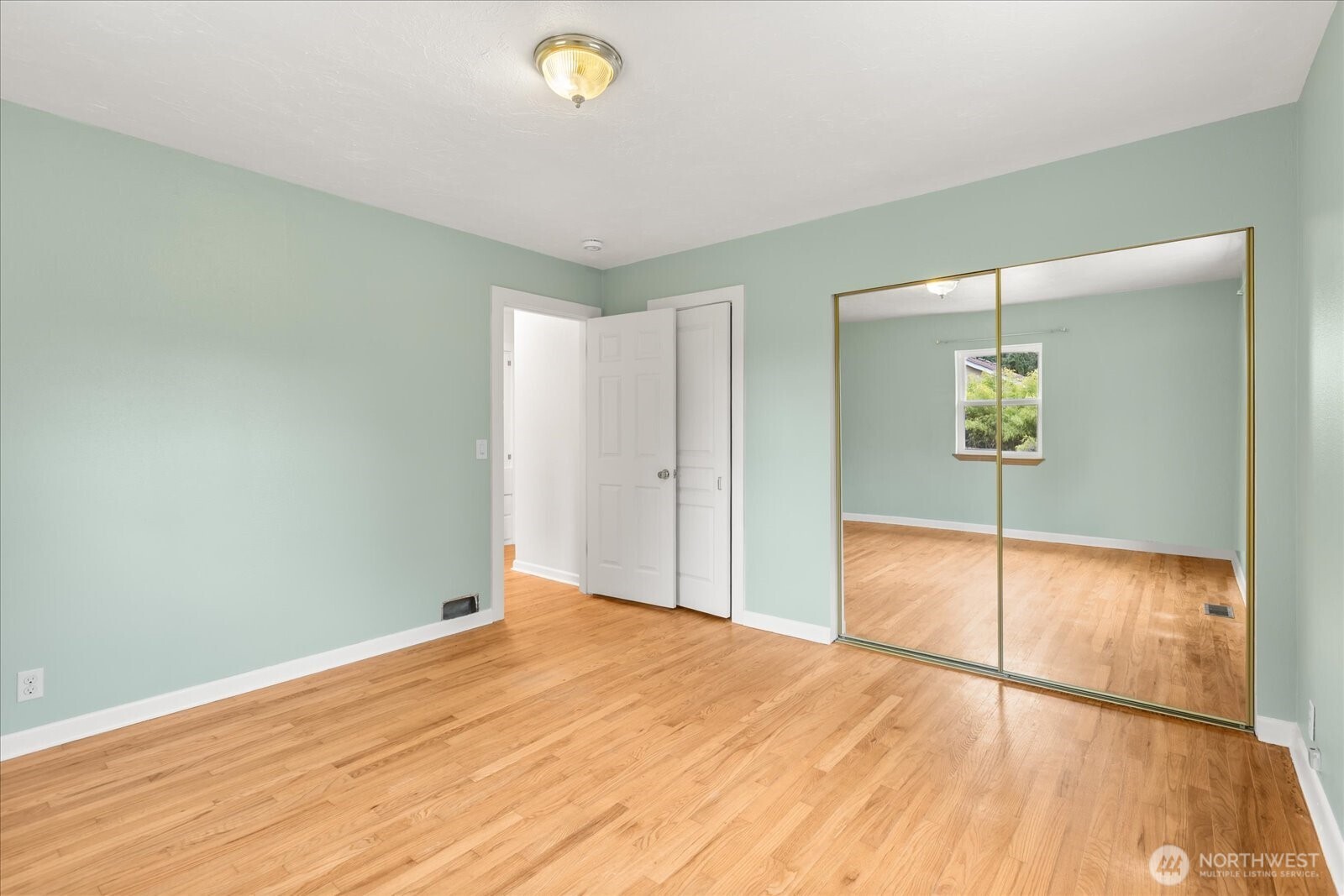 2404 Ravenna Street Property Photo 10