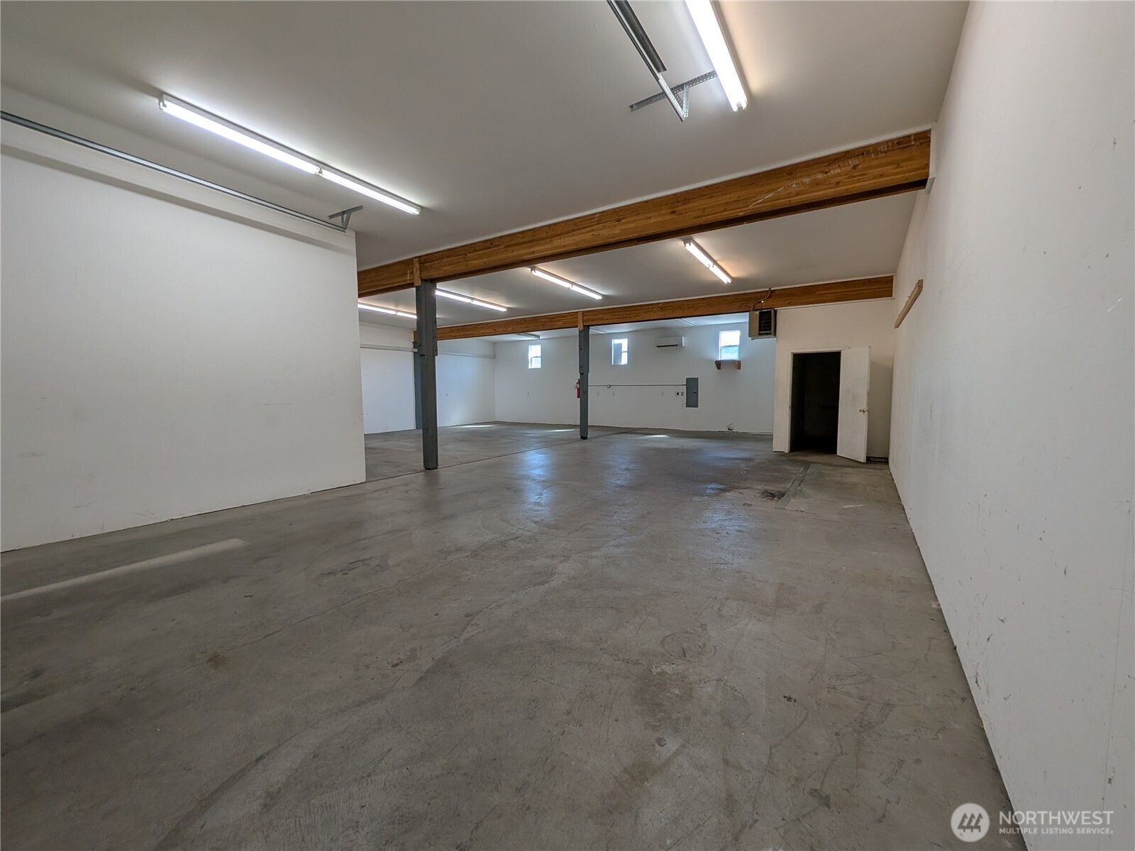 337 W Pine Street Property Photo 2